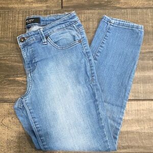 Nine West Cigarette Fit Skinny Leg 4/24